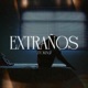 Extraños Single