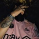 EN LO MIO feat R Santhy Single