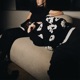 Pose Single